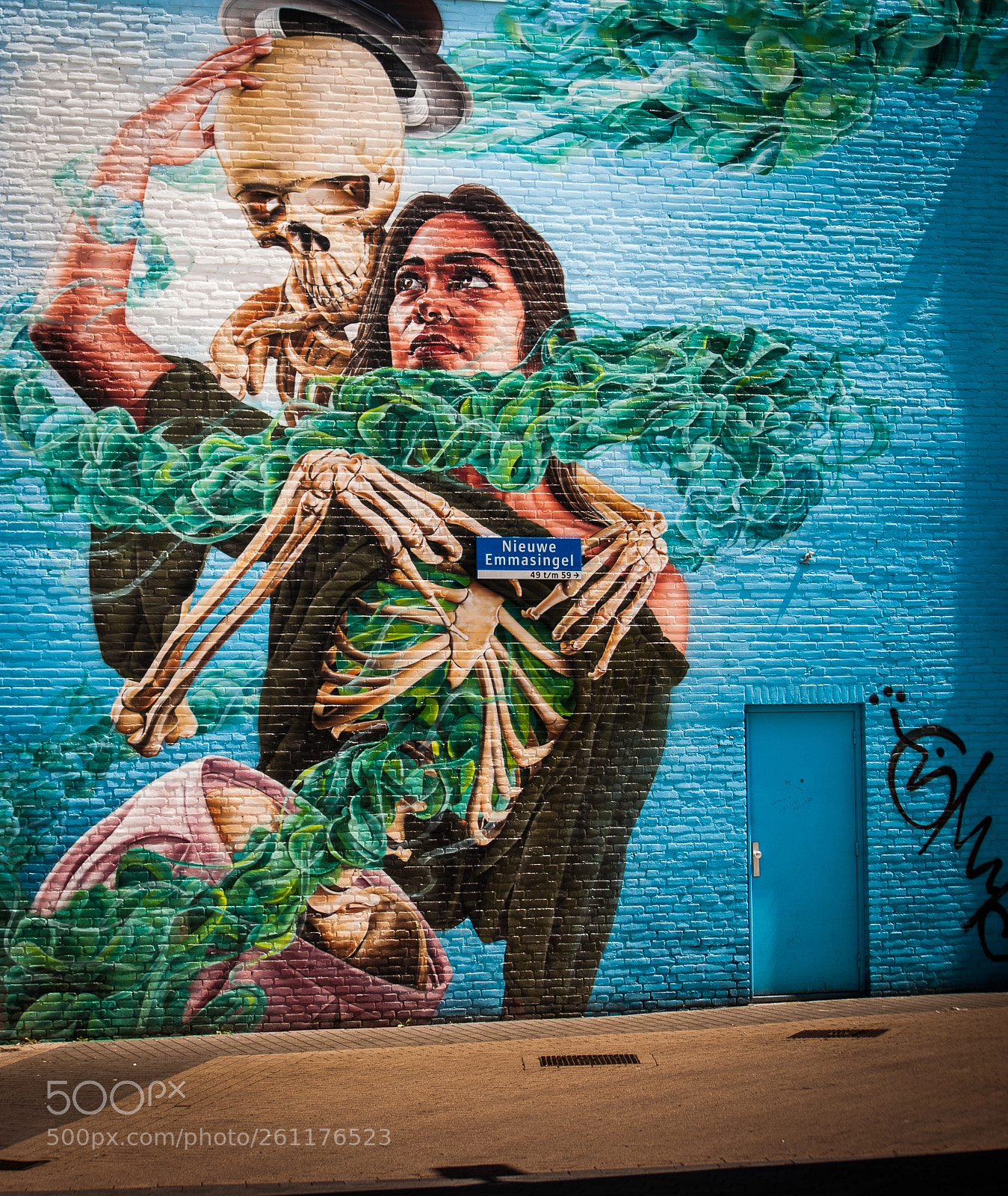 Sony Alpha DSLR-A230 sample photo. Bue wall photography