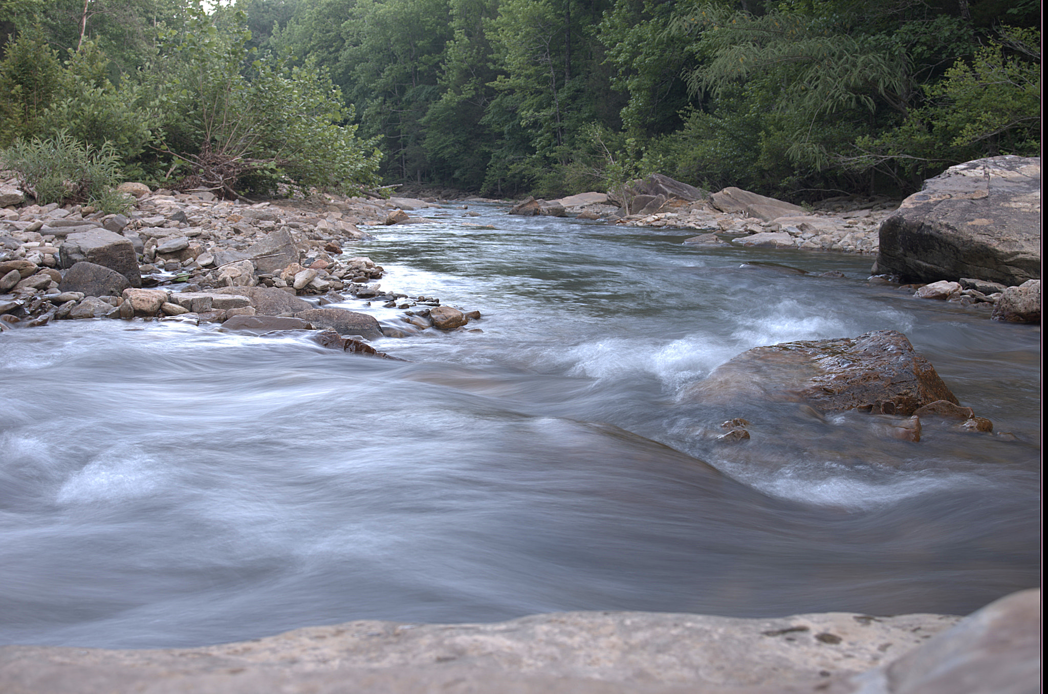 AF Zoom-Nikkor 28-80mm f/3.5-5.6D sample photo. Flowing photography