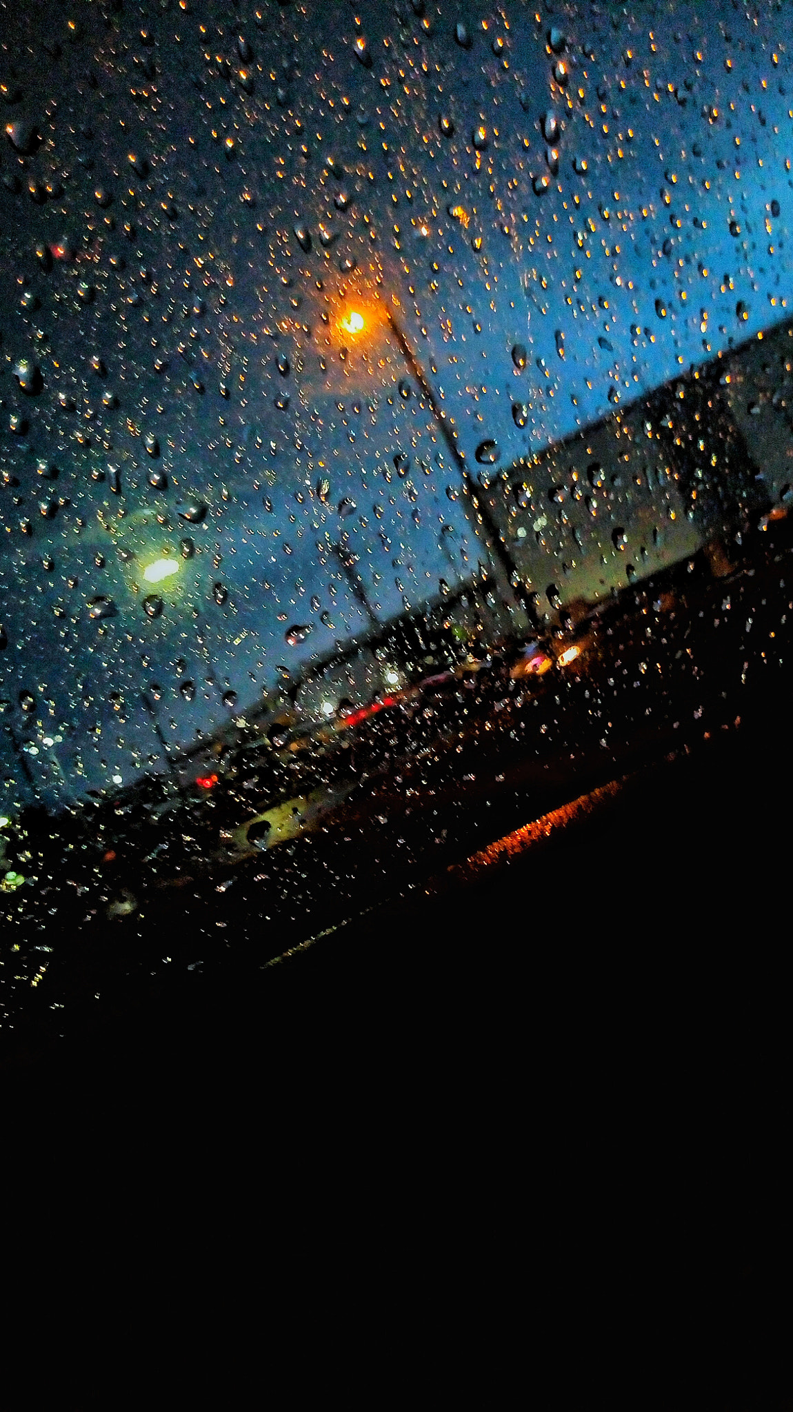 Motorola Moto E (4) Plus sample photo. Rainy city photography