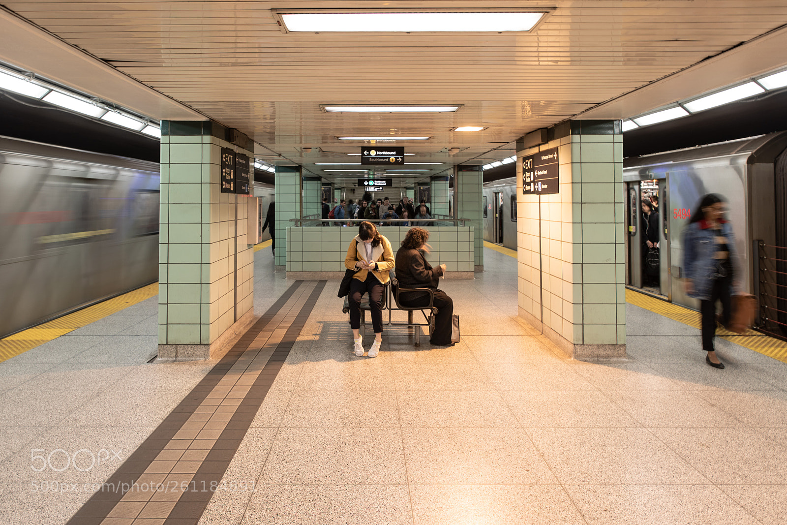 Canon EOS 5D Mark IV sample photo. Moving and standing still photography