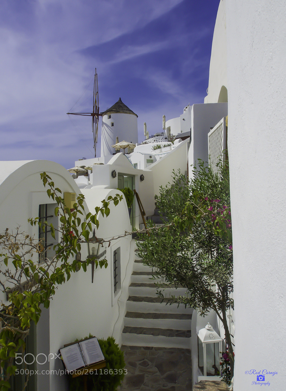 Olympus OM-D E-M5 II sample photo. Oia village... photography