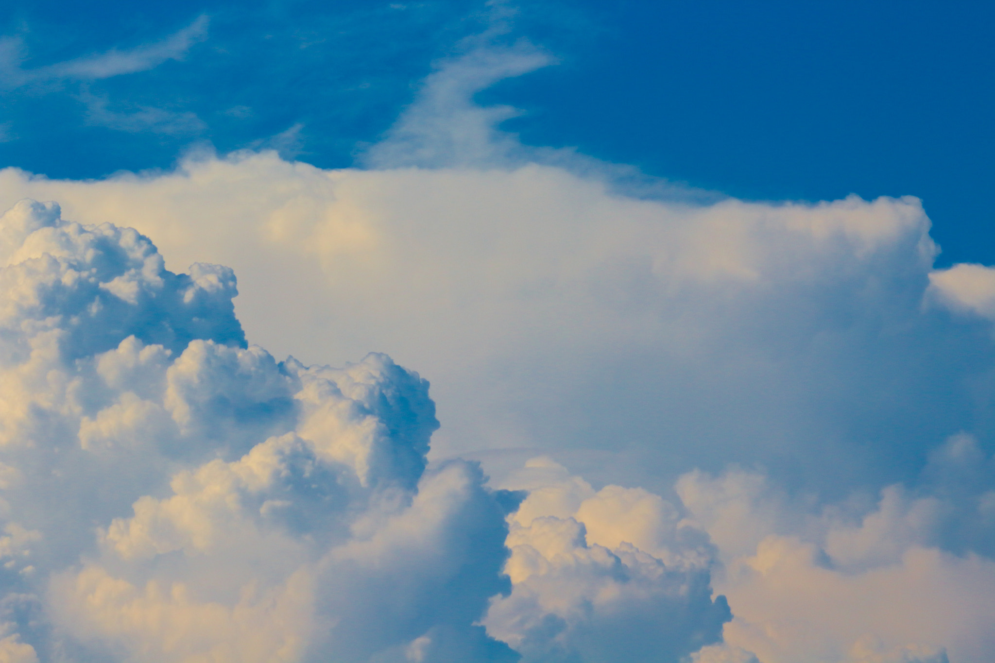 Canon EOS 1200D (EOS Rebel T5 / EOS Kiss X70 / EOS Hi) sample photo. Clouds in summer photography