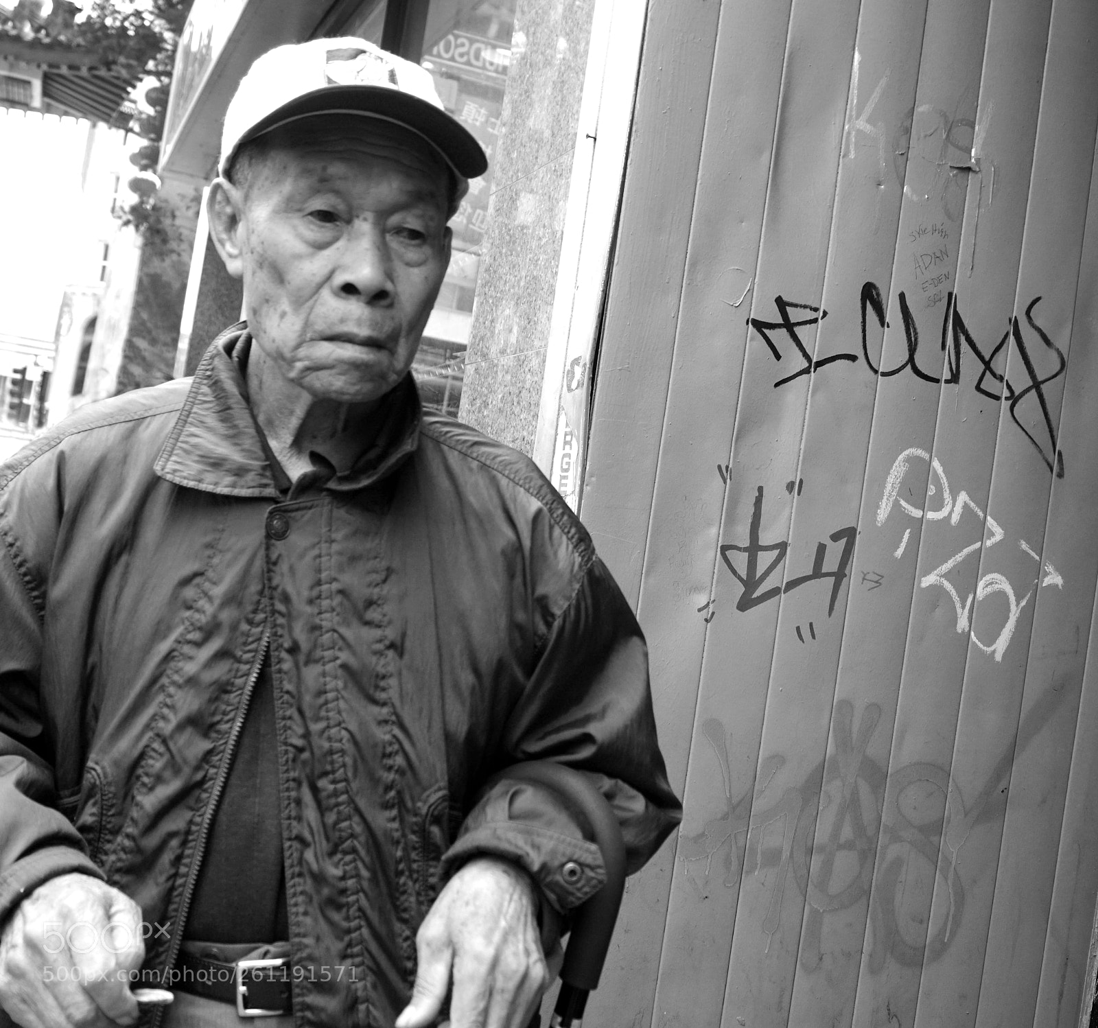 Sony a6500 sample photo. Senior citizen in bostons photography