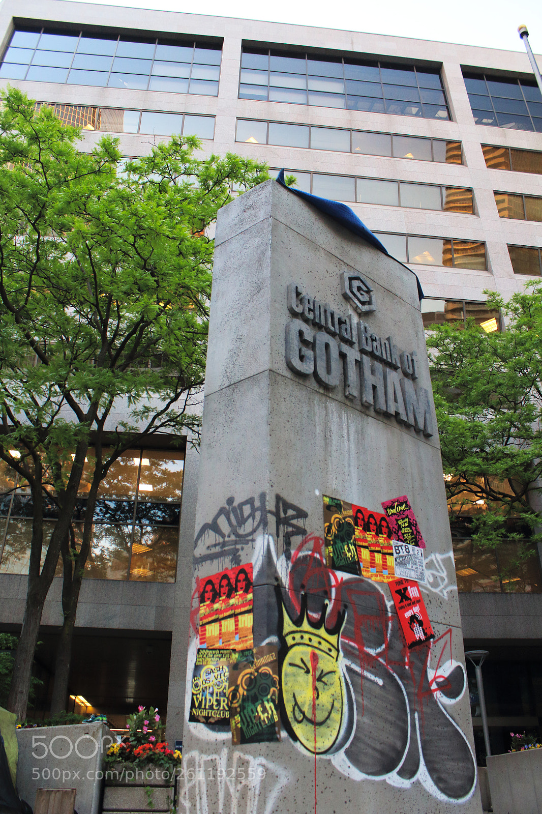 Canon EOS 1200D (EOS Rebel T5 / EOS Kiss X70 / EOS Hi) sample photo. "central bank of gotham" photography