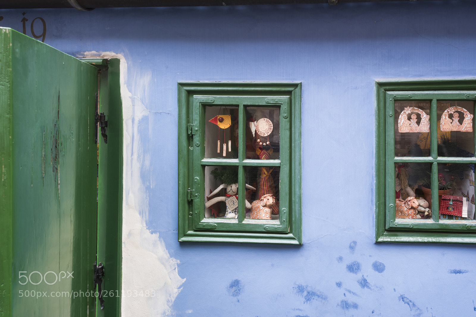Nikon D810 sample photo. Window of souvenir shop photography