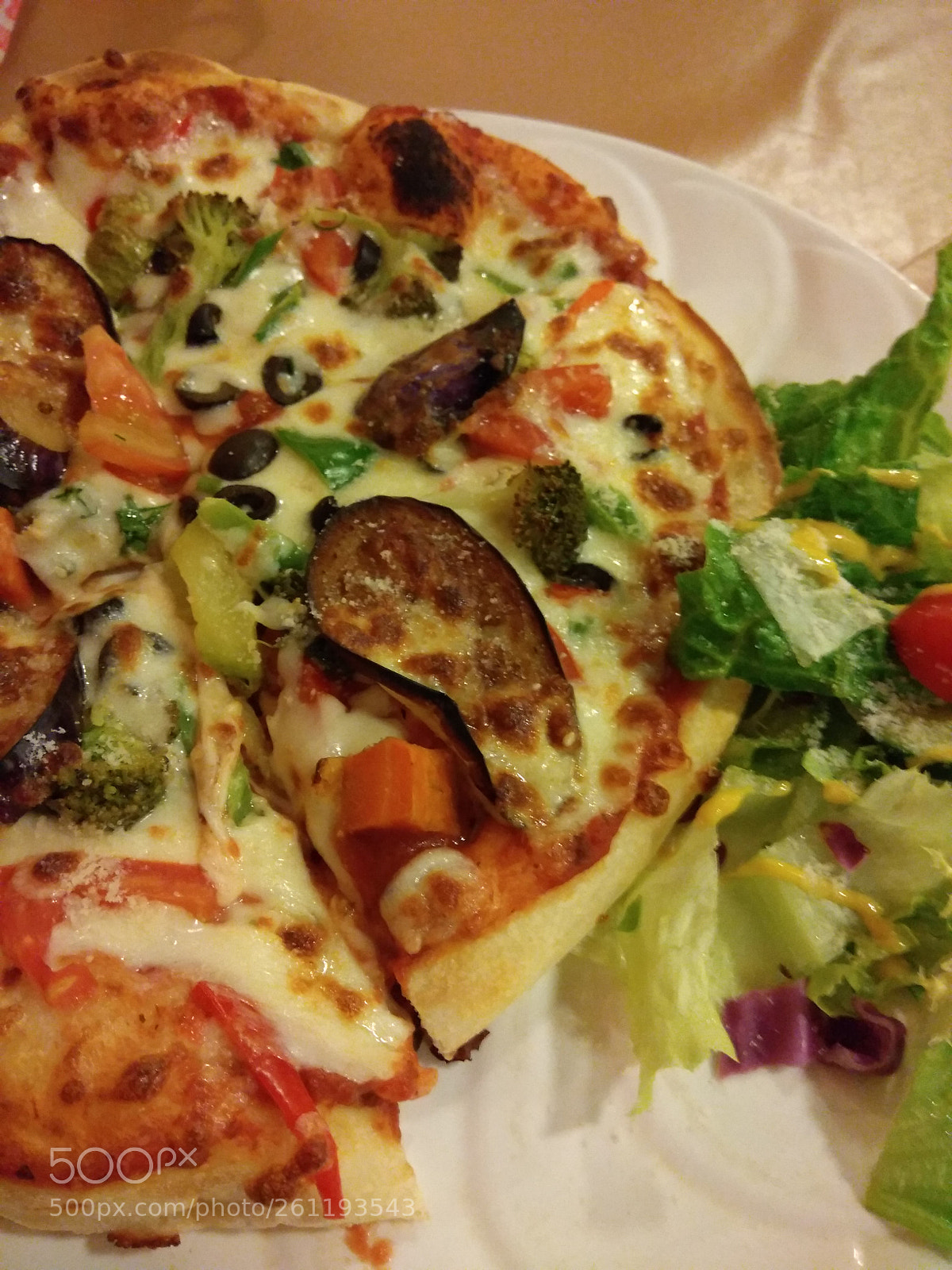 Xiaomi Redmi Note 4 sample photo. Vegetarian pizza for lunch photography