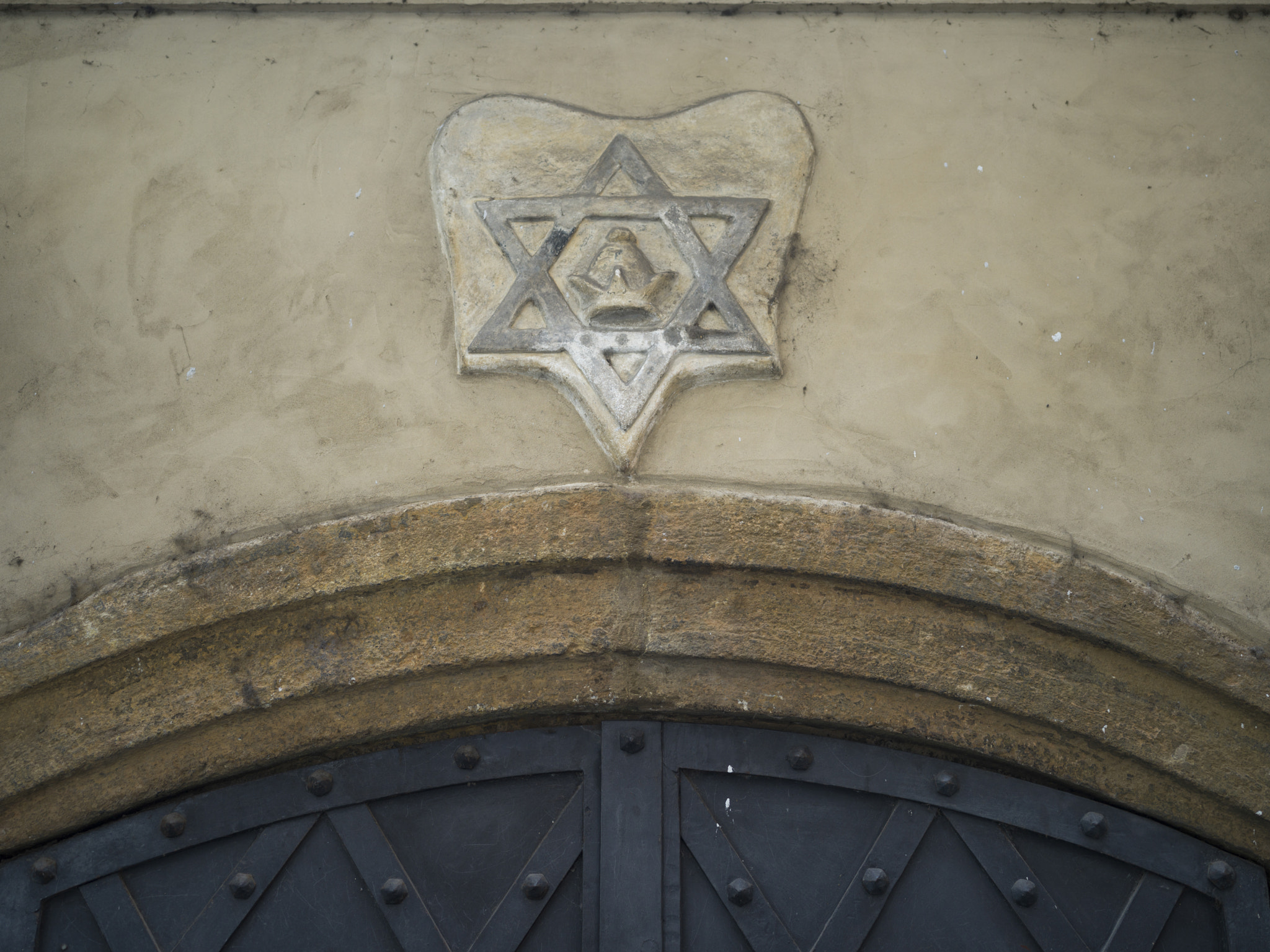 Hasselblad X1D-50c sample photo. Close-up of star of david on facade of old new synagogue, prague photography