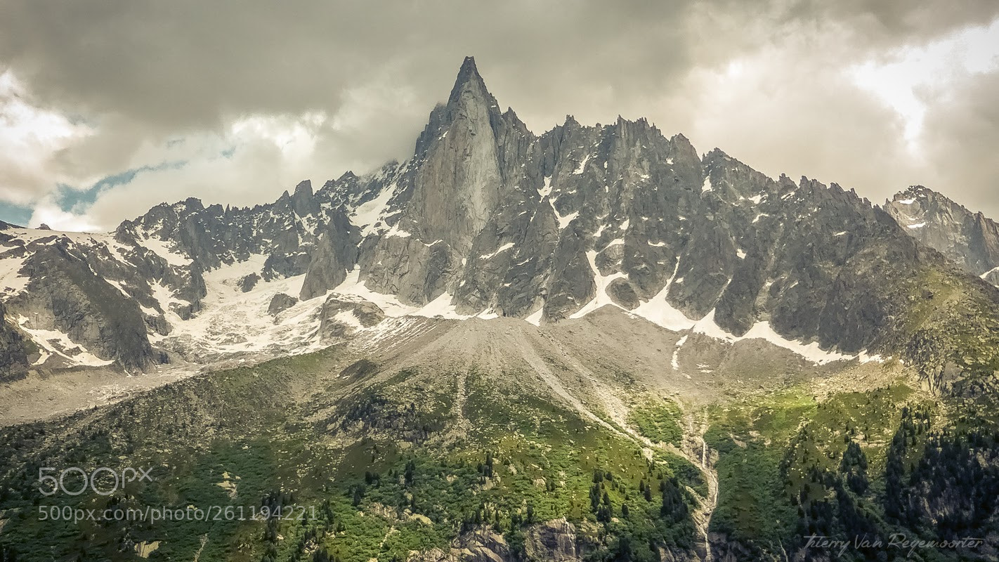 Panasonic Lumix DMC-ZS30 (Lumix DMC-TZ40) sample photo. Aiguille du dru ( chamonix ) photography