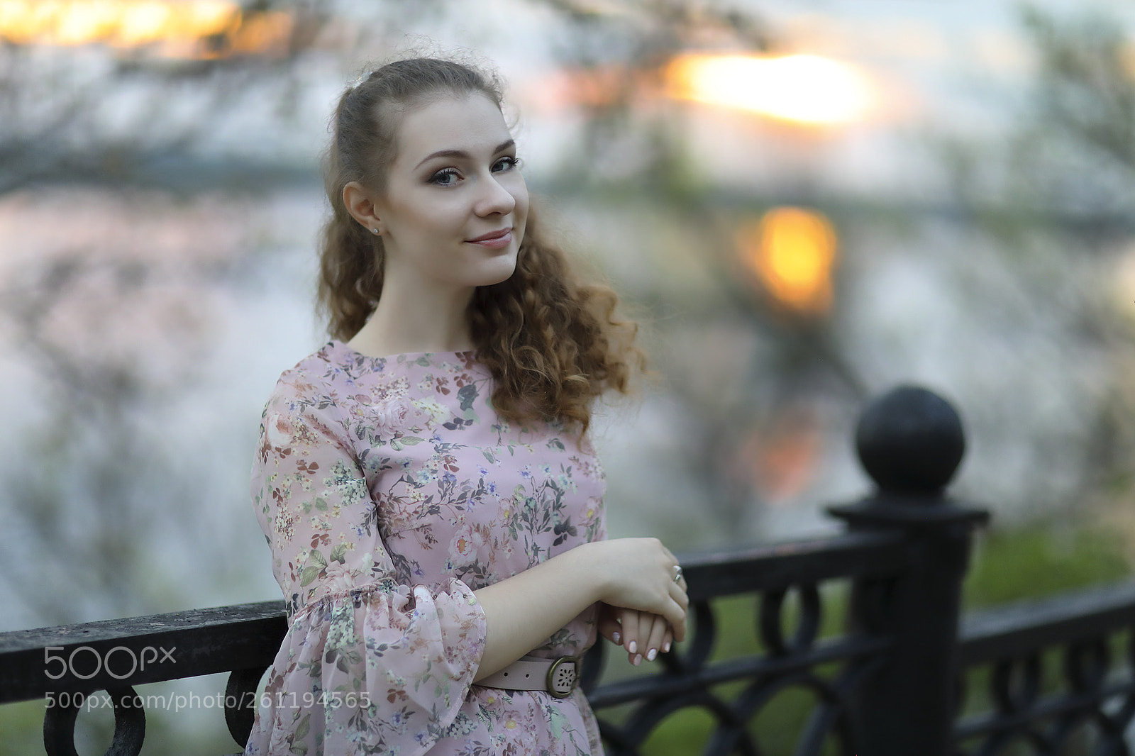 Canon EOS 5D Mark IV sample photo. Beautiful girl by the photography