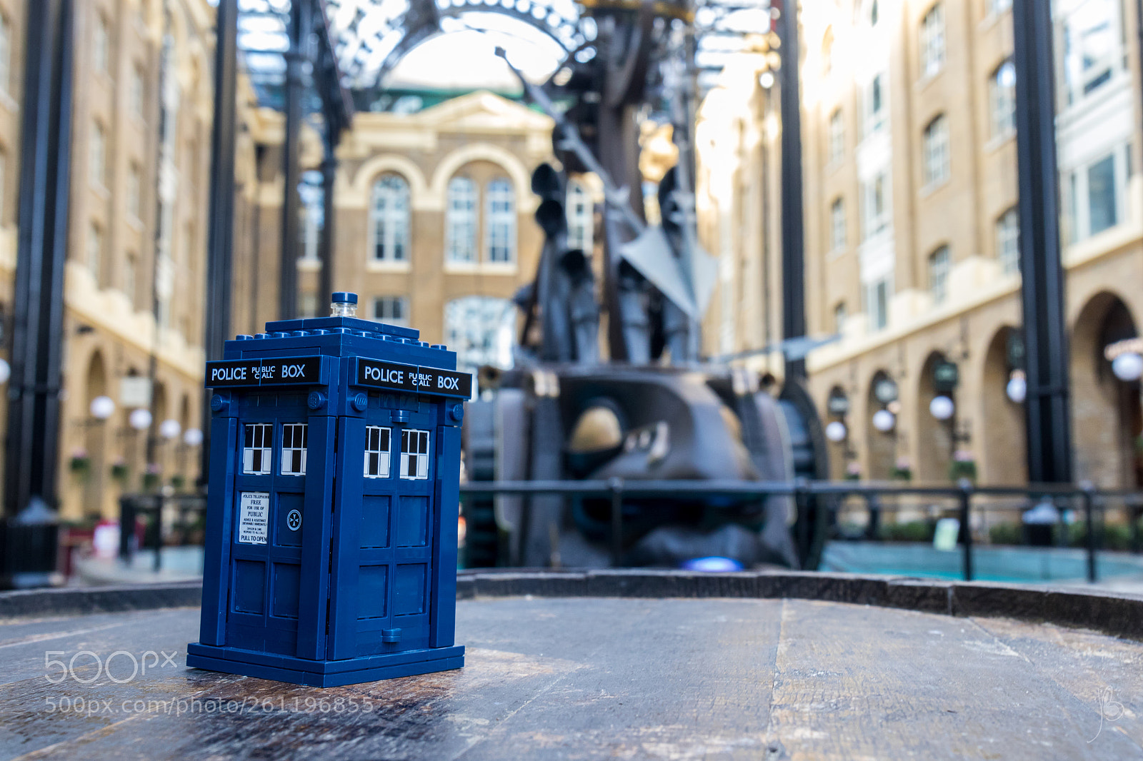 Canon EOS 7D Mark II sample photo. Tardis photography