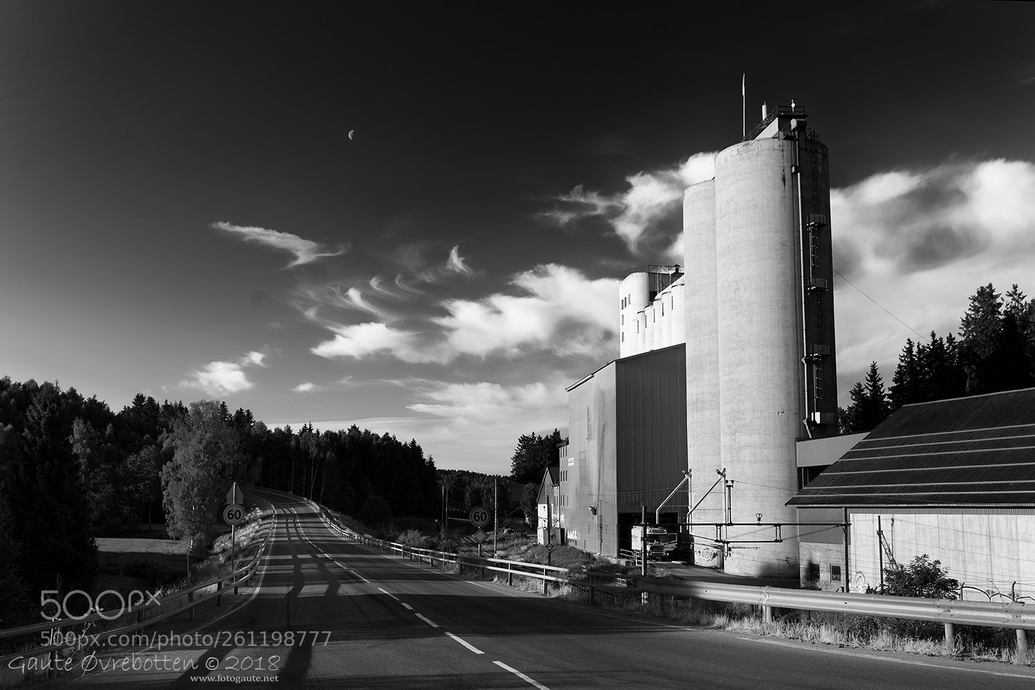 Canon EOS 6D sample photo. Silo or high moon photography