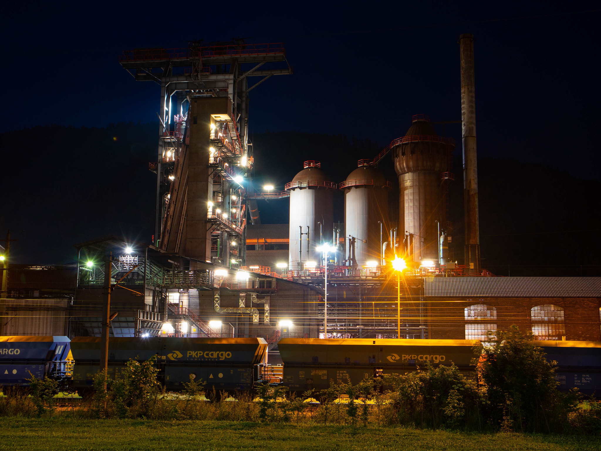 Canon EOS M50 (EOS Kiss M) sample photo. Blast furnace at night photography