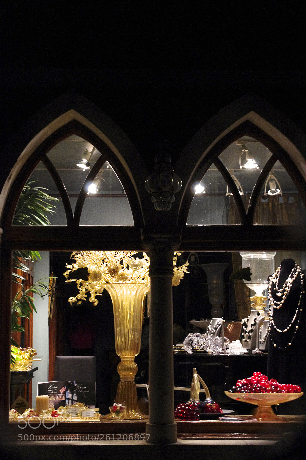 Pentax K-r sample photo. Shop window in the photography