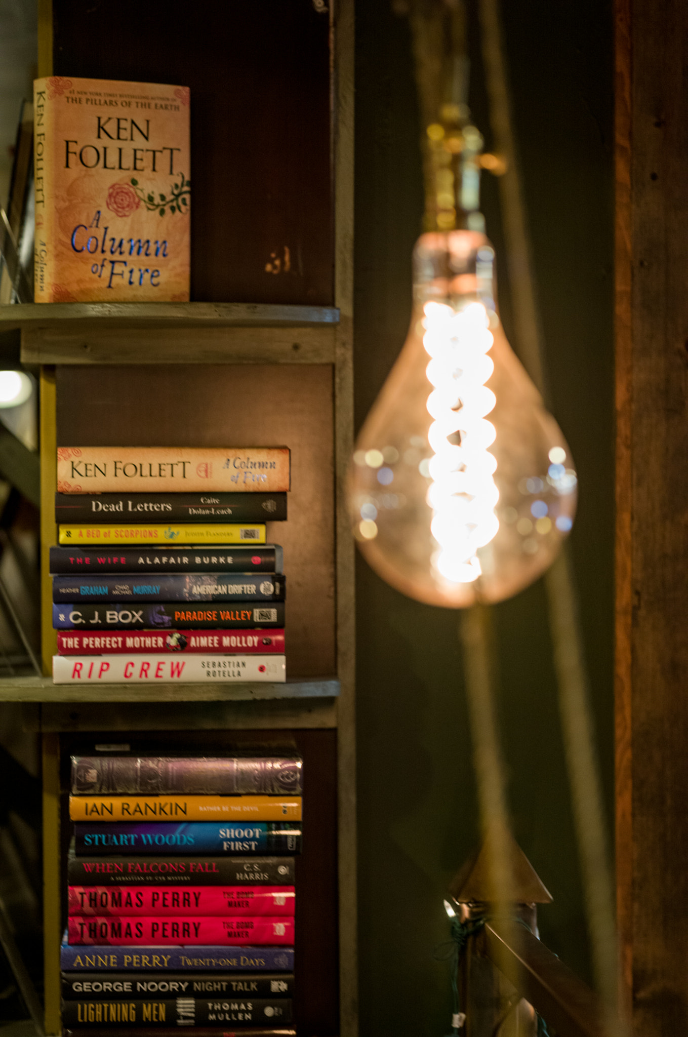 Leica S (TYP 007) sample photo. Books photography