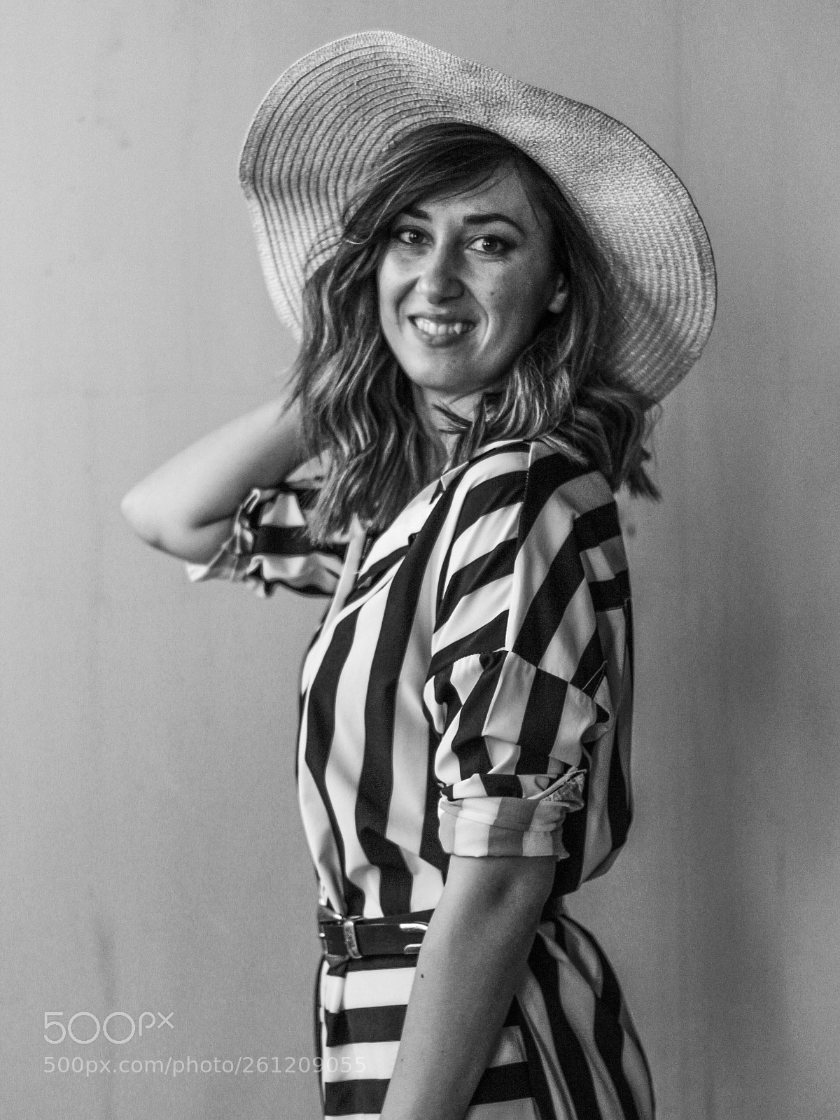 Canon EOS 700D (EOS Rebel T5i / EOS Kiss X7i) sample photo. Fashion smile photography