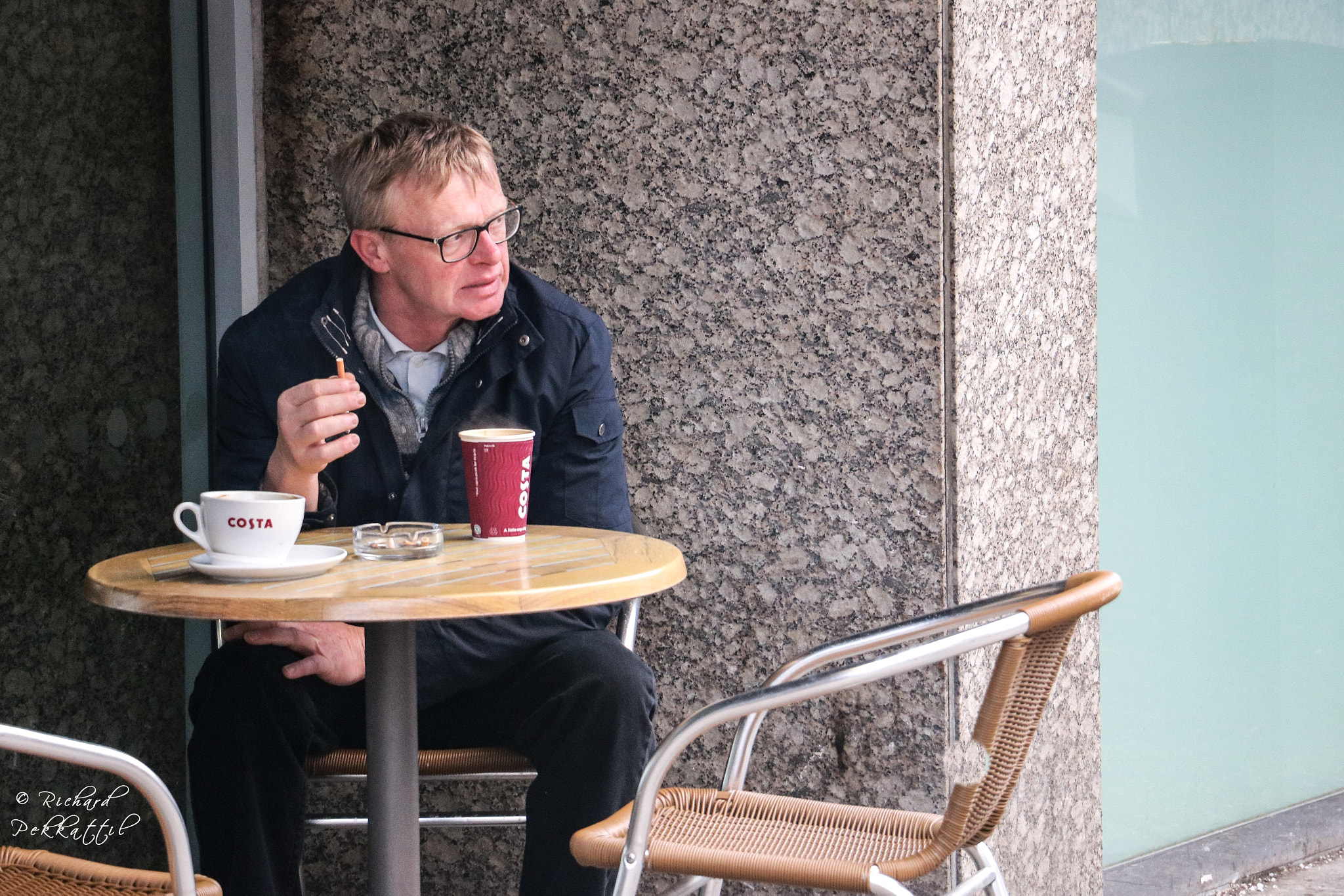Canon EOS 760D (EOS Rebel T6s / EOS 8000D) sample photo. A lone coffee-break photography