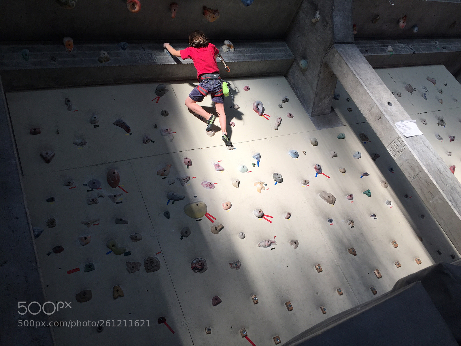 Apple iPhone 6 sample photo. Baby climbing photography