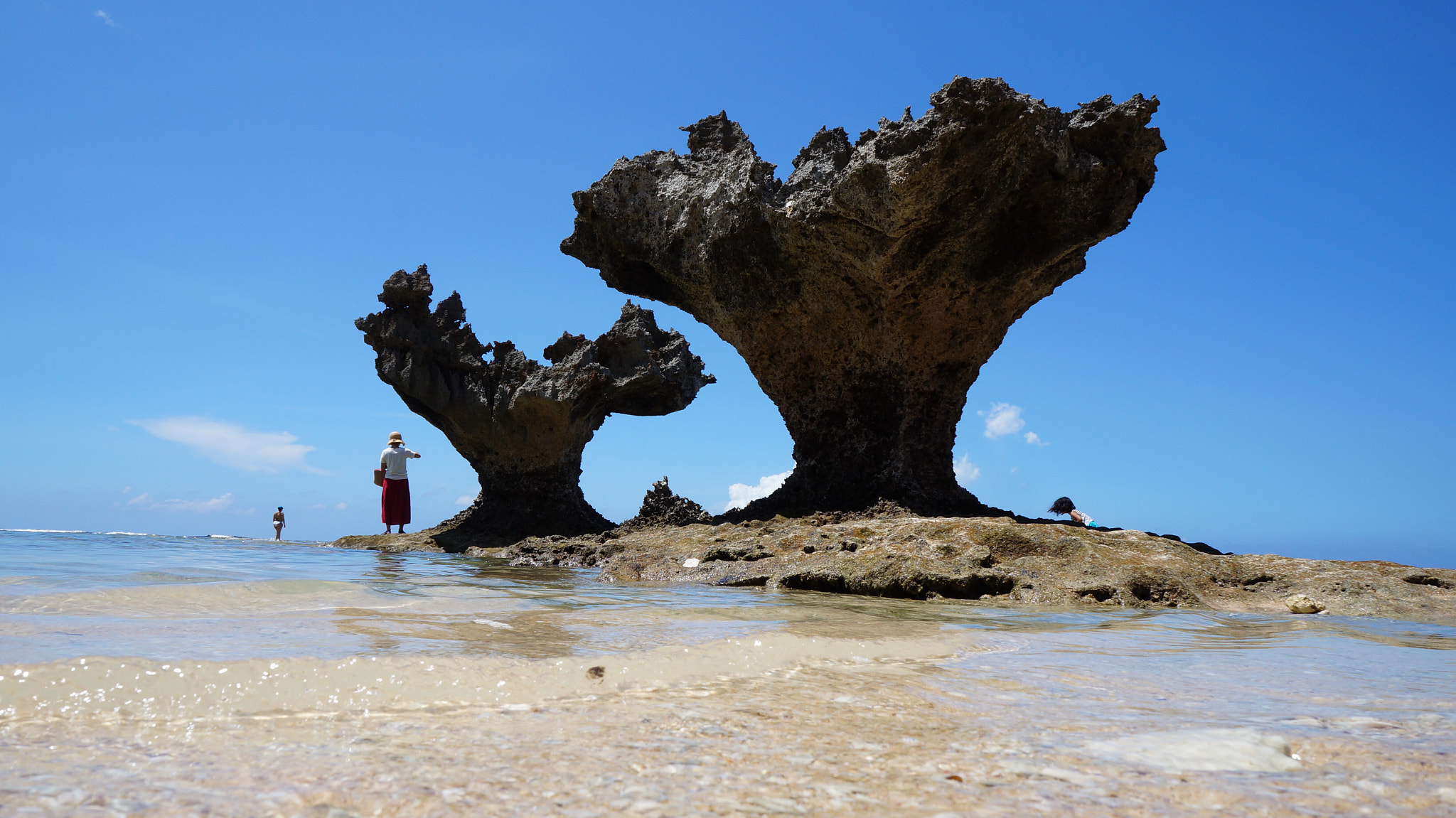 Sony Alpha NEX-F3 sample photo. Heart rock

okinawa, japan photography