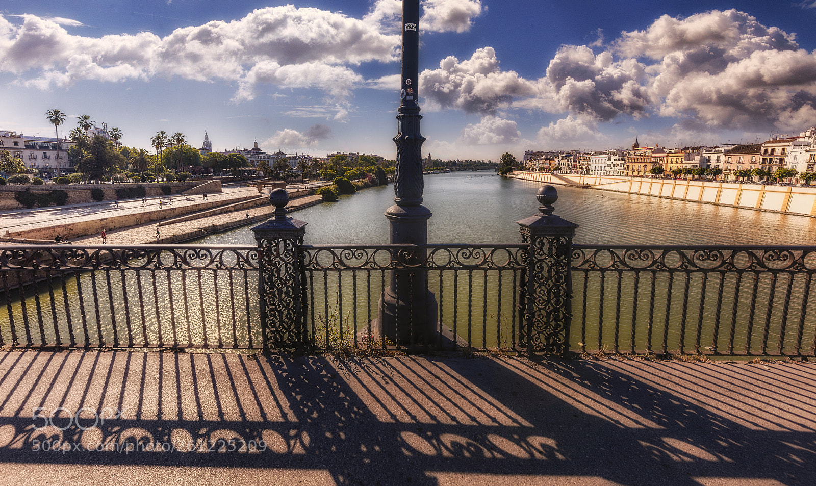 Canon EOS 5D Mark IV sample photo. Puente de triana photography