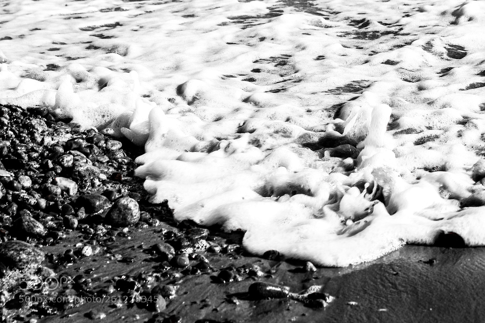 Canon EOS 1300D (EOS Rebel T6 / EOS Kiss X80) sample photo. Beach foam photography