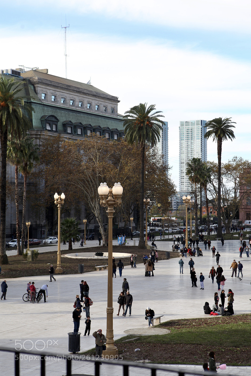 Canon EOS 5D Mark II sample photo. Plaza de mayo photography