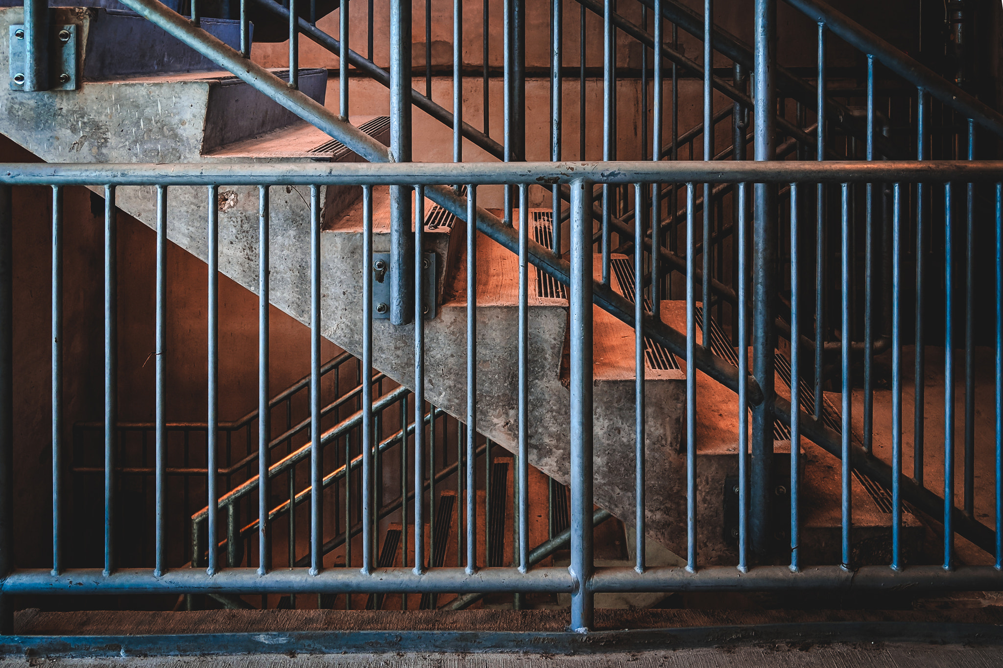 Google Pixel 2 XL sample photo. Stairs and rails photography