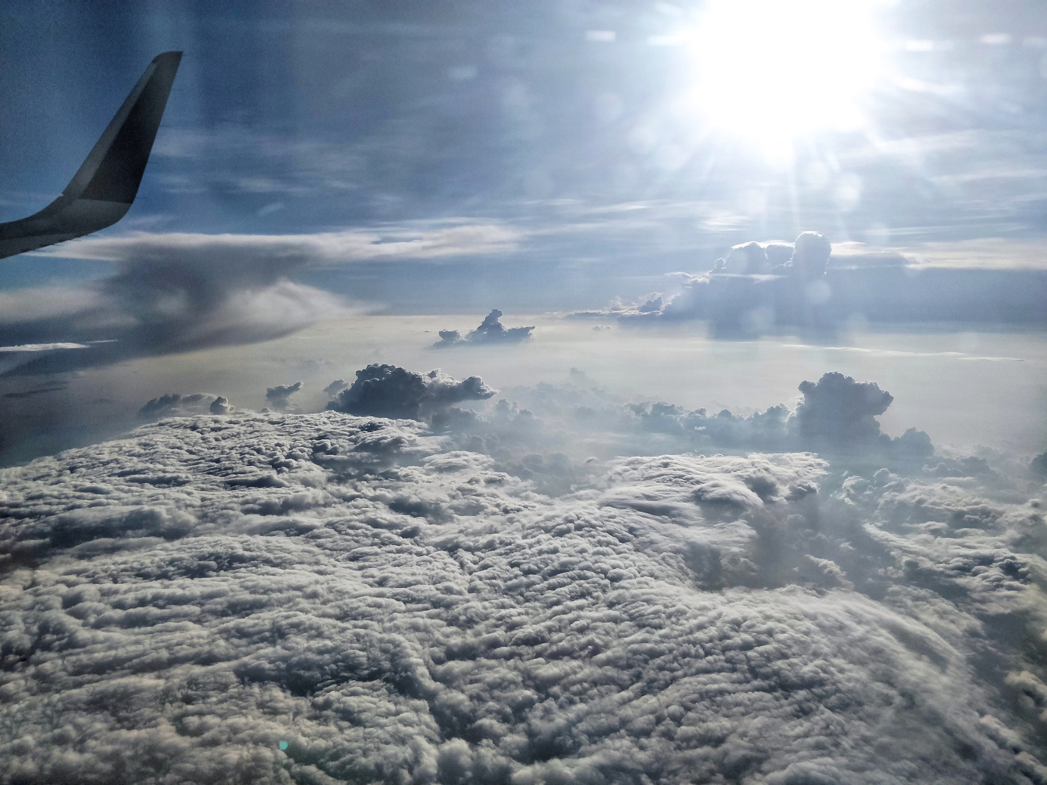 OnePlus 5T sample photo. Caught a dragon hiding behind the bed of clouds photography