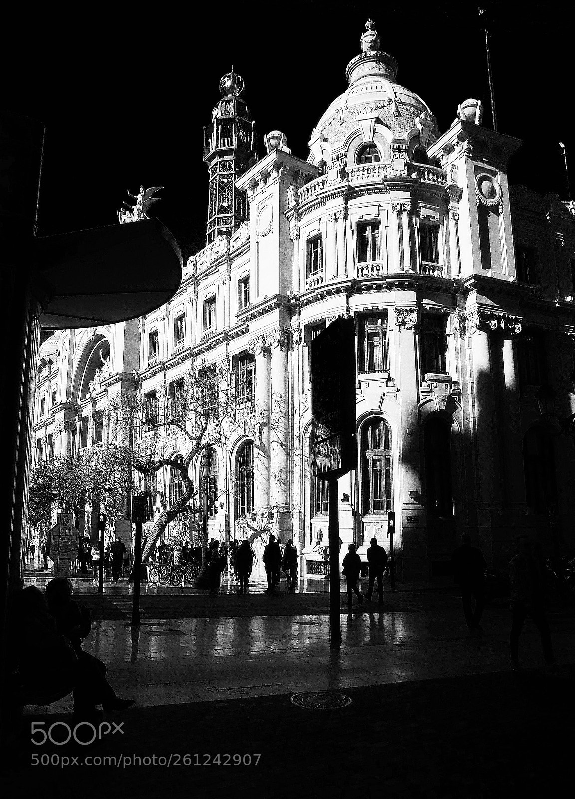 Panasonic Lumix DMC-GX85 (Lumix DMC-GX80 / Lumix DMC-GX7 Mark II) sample photo. Edificio de correos photography