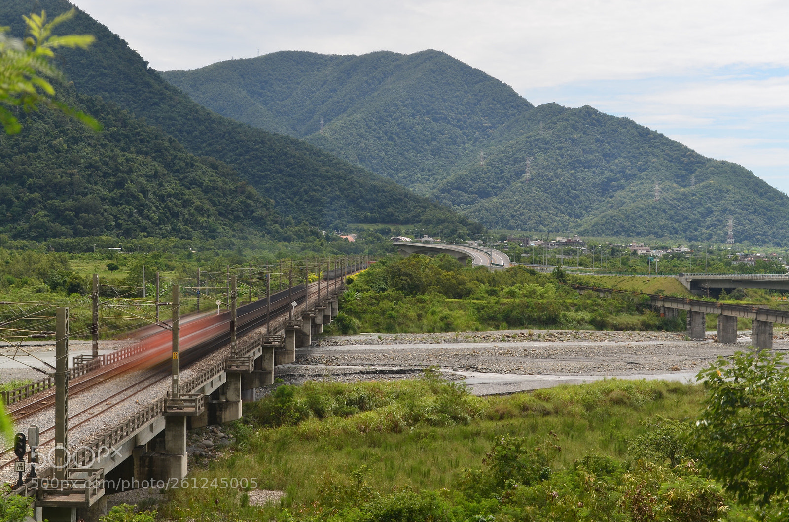 Nikon D5100 sample photo. The train? photography