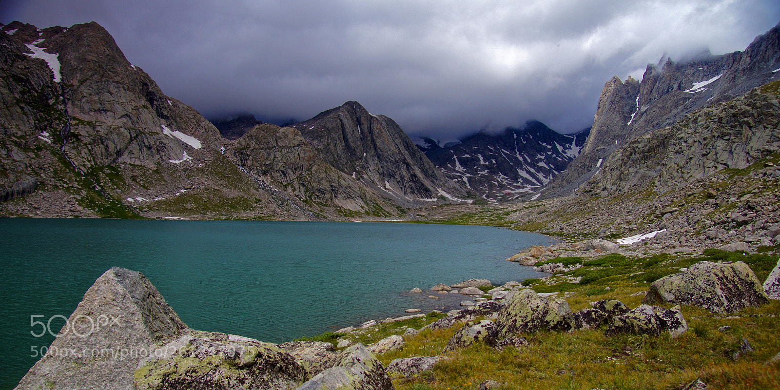 Sony SLT-A55 (SLT-A55V) sample photo. Storm day, wind river photography