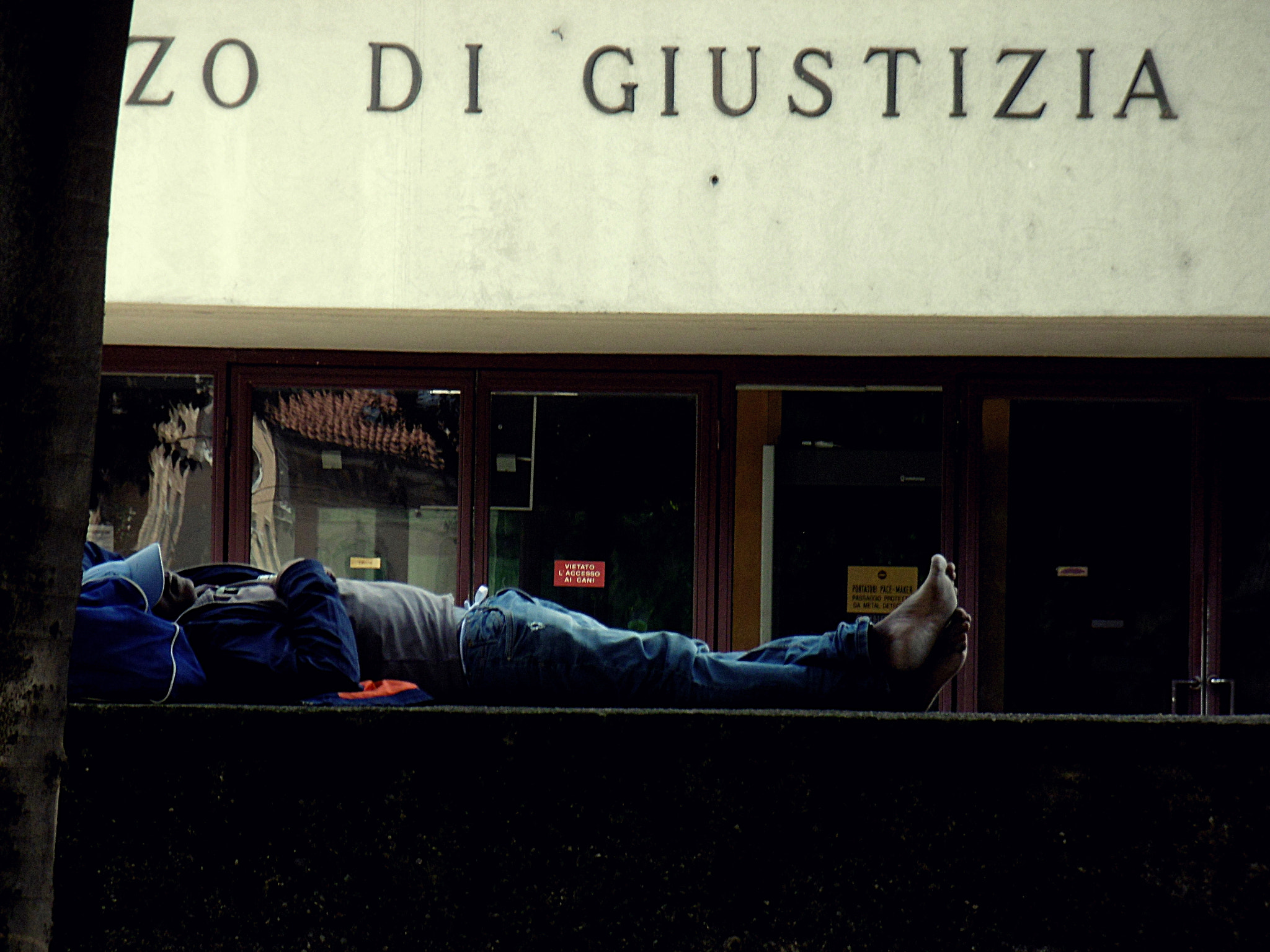 Panasonic DMC-SZ10 sample photo. Giustizia (justice) photography