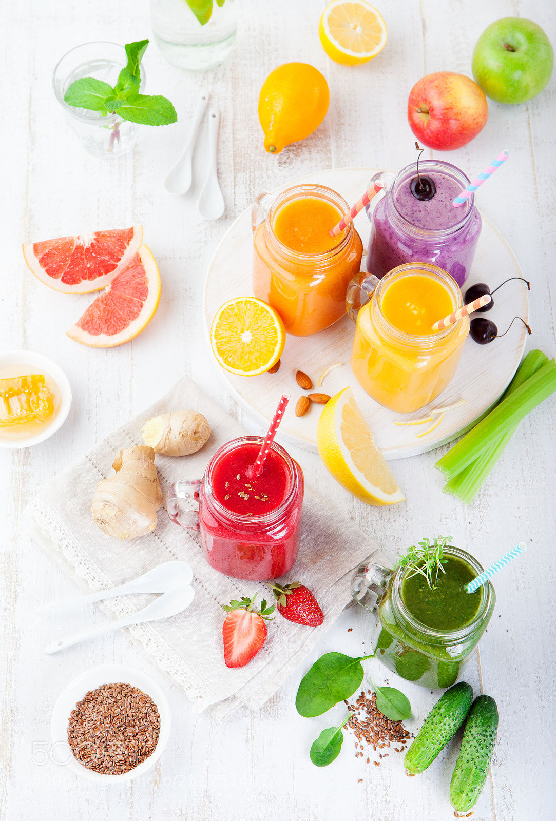 Canon EOS 5D Mark II sample photo. Smoothies, juices, beverages, drinks photography