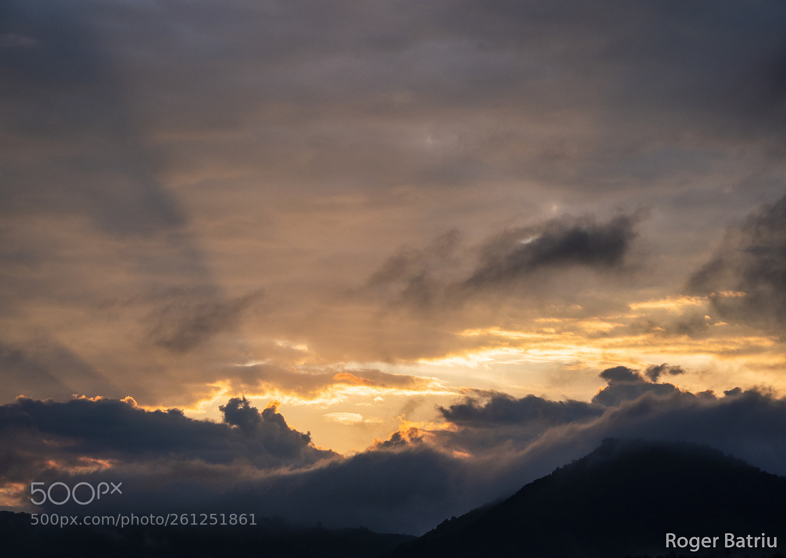 Olympus OM-D E-M1 Mark II sample photo. Sunset after storm photography