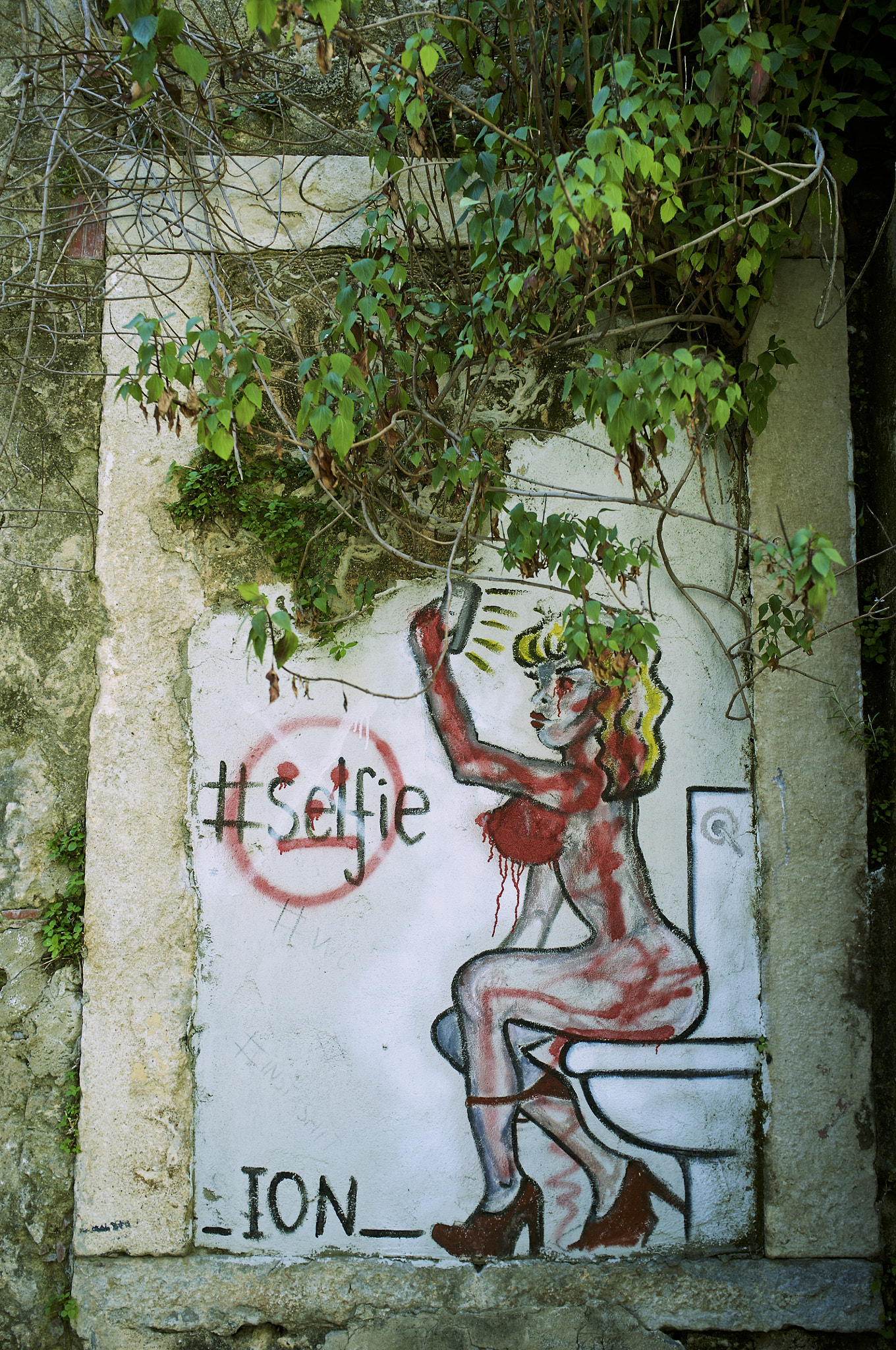 Fujifilm FinePix X100 sample photo. Graffiti selfie photography