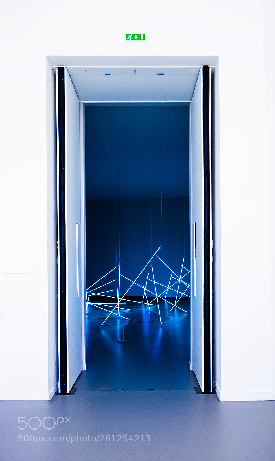 Fujifilm X-T1 sample photo. Room, white, blue photography