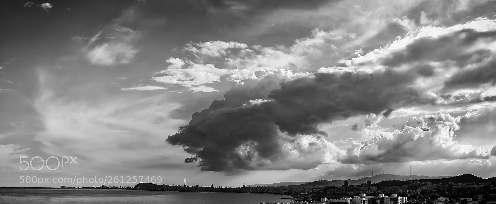 Canon EOS 50D sample photo. Barcelona and the cloud photography