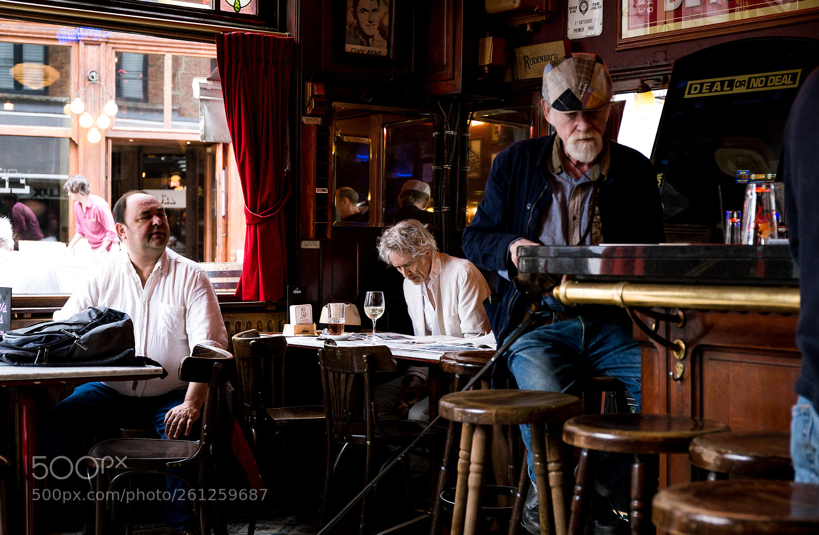 Canon EOS 6D sample photo. Cafe in antwerpen photography