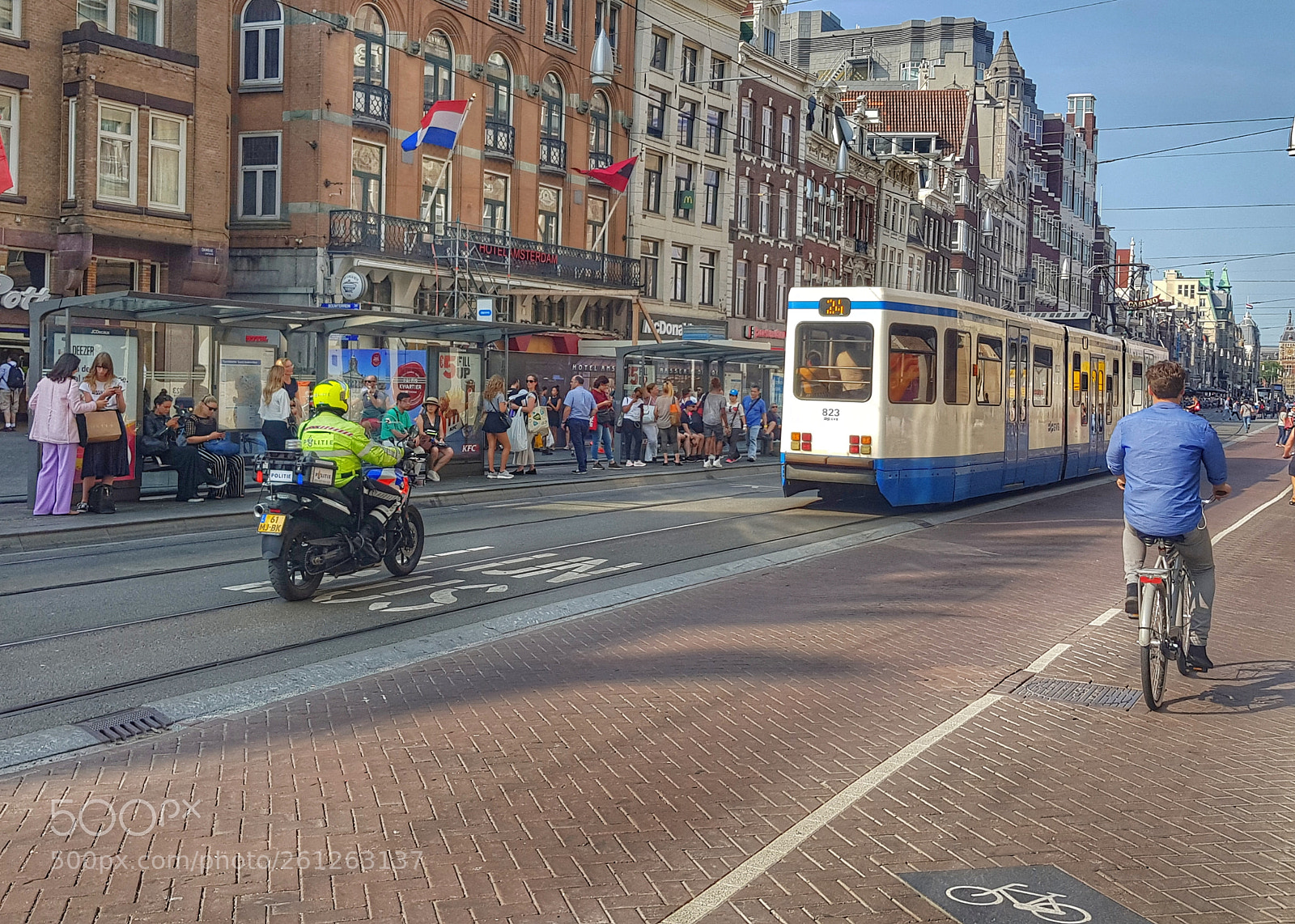 Samsung Galaxy S8+ sample photo. City life photography