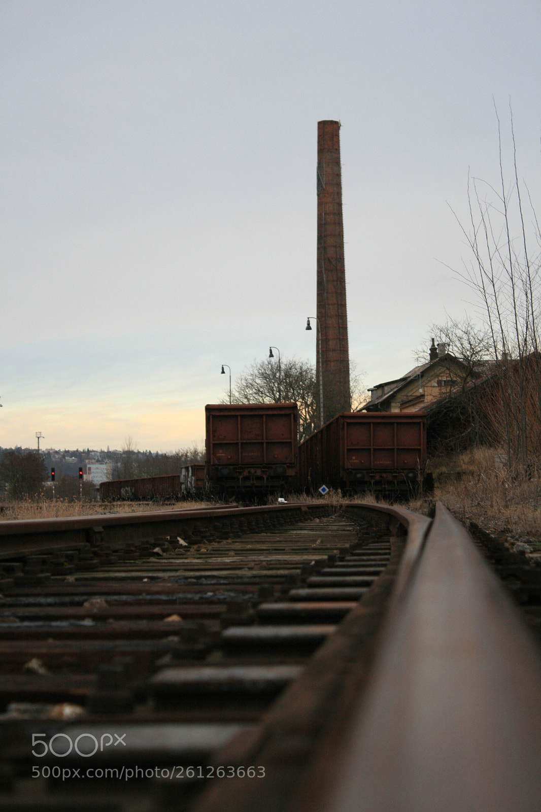 Canon EOS 400D (EOS Digital Rebel XTi / EOS Kiss Digital X) sample photo. Abandoned train station photography