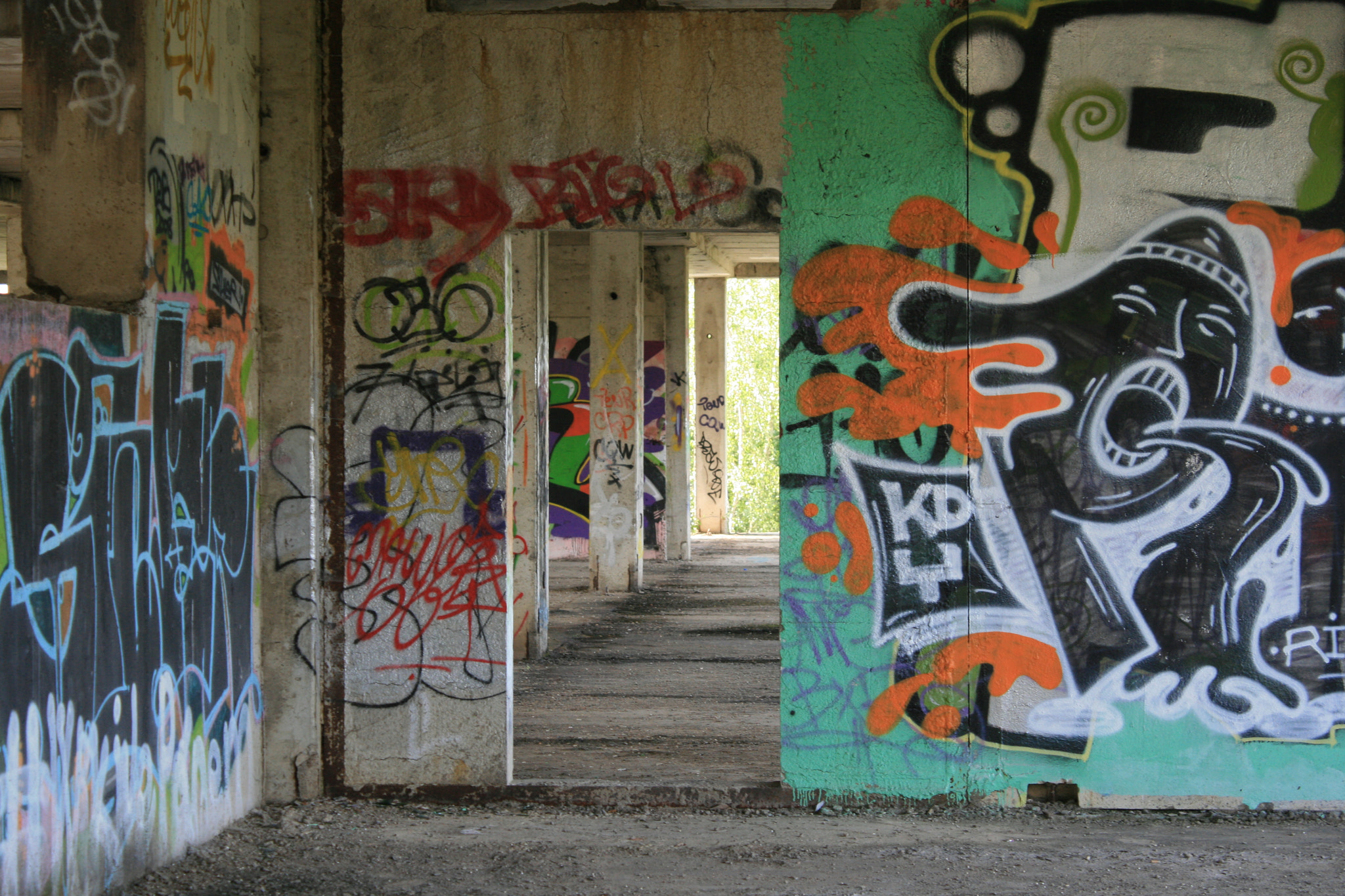 Canon EOS 400D (EOS Digital Rebel XTi / EOS Kiss Digital X) sample photo. Abandoned prison photography