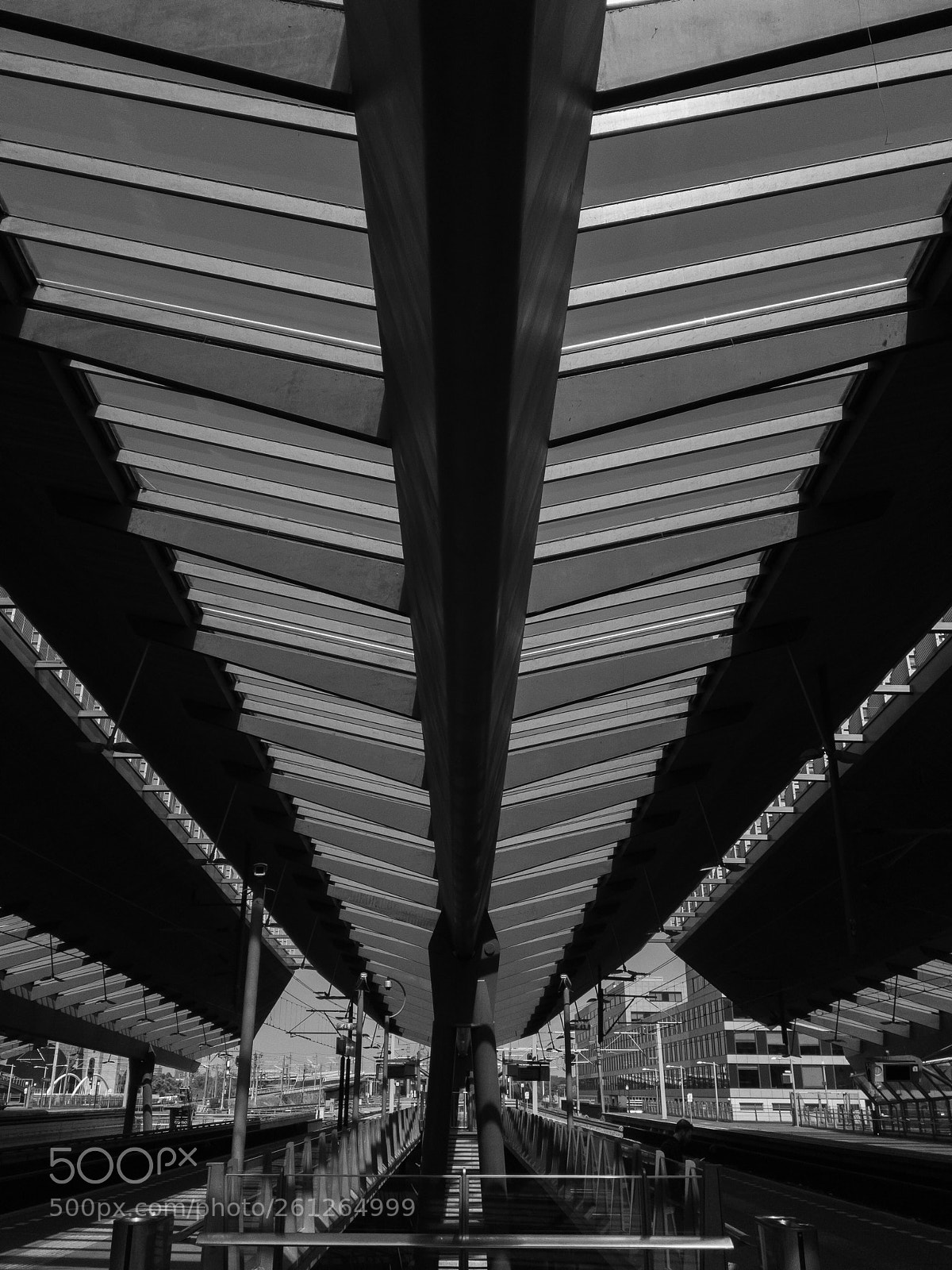 Apple iPhone 6s sample photo. Roof of the station! photography
