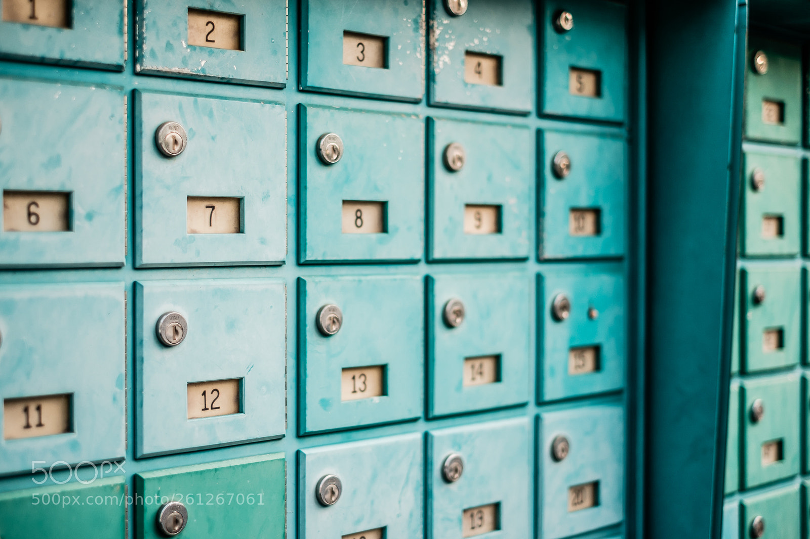 Fujifilm X-T1 sample photo. Lockers & numbers photography