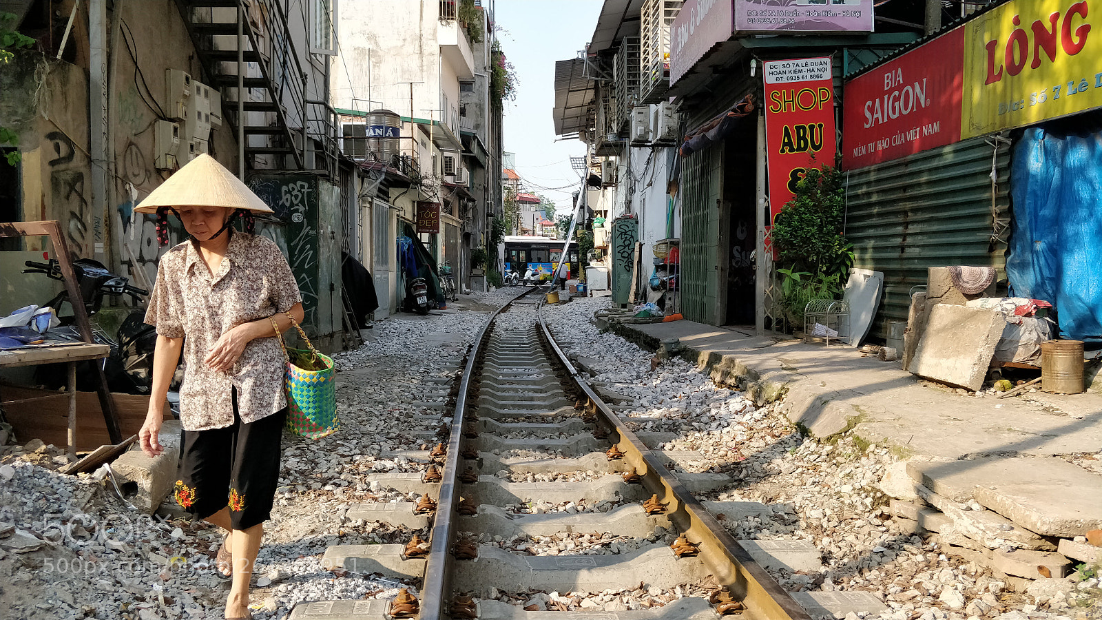 OnePlus 5 sample photo. Train tracks crossing hanoi photography