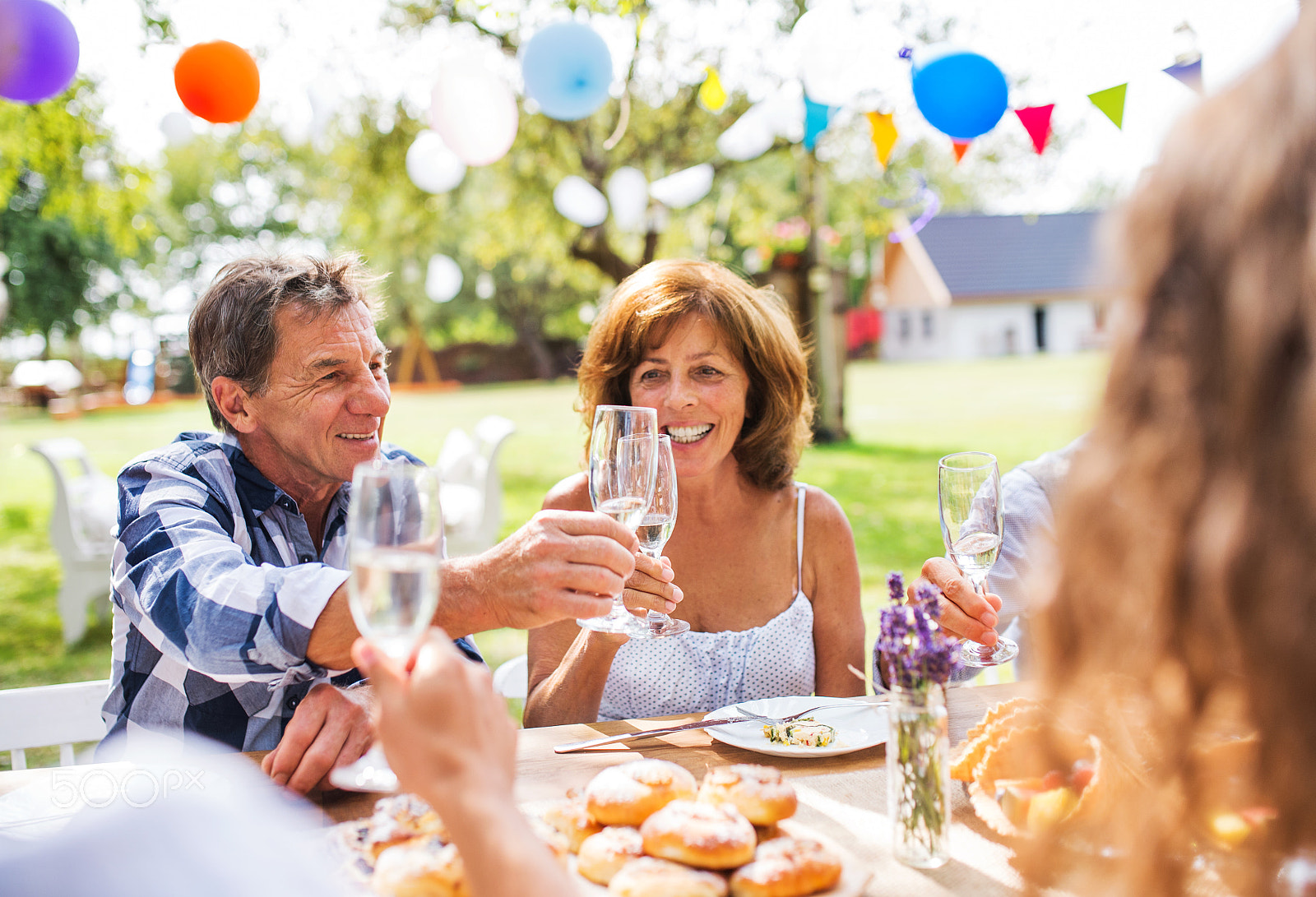 Nikon D4S sample photo. Family celebration or a garden party outside in the backyard. photography