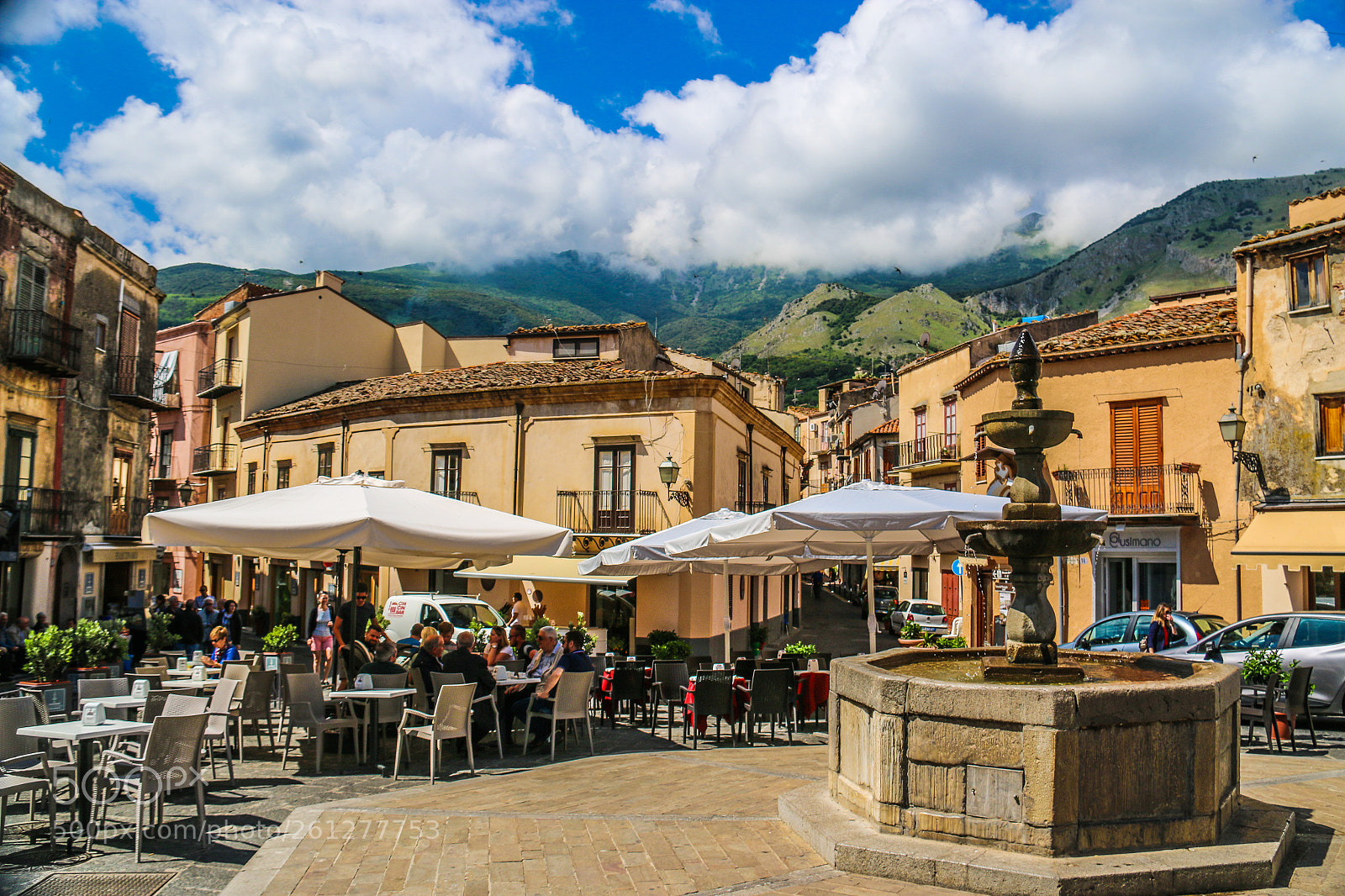 Canon EOS 70D sample photo. Castelbuono, italy on the photography