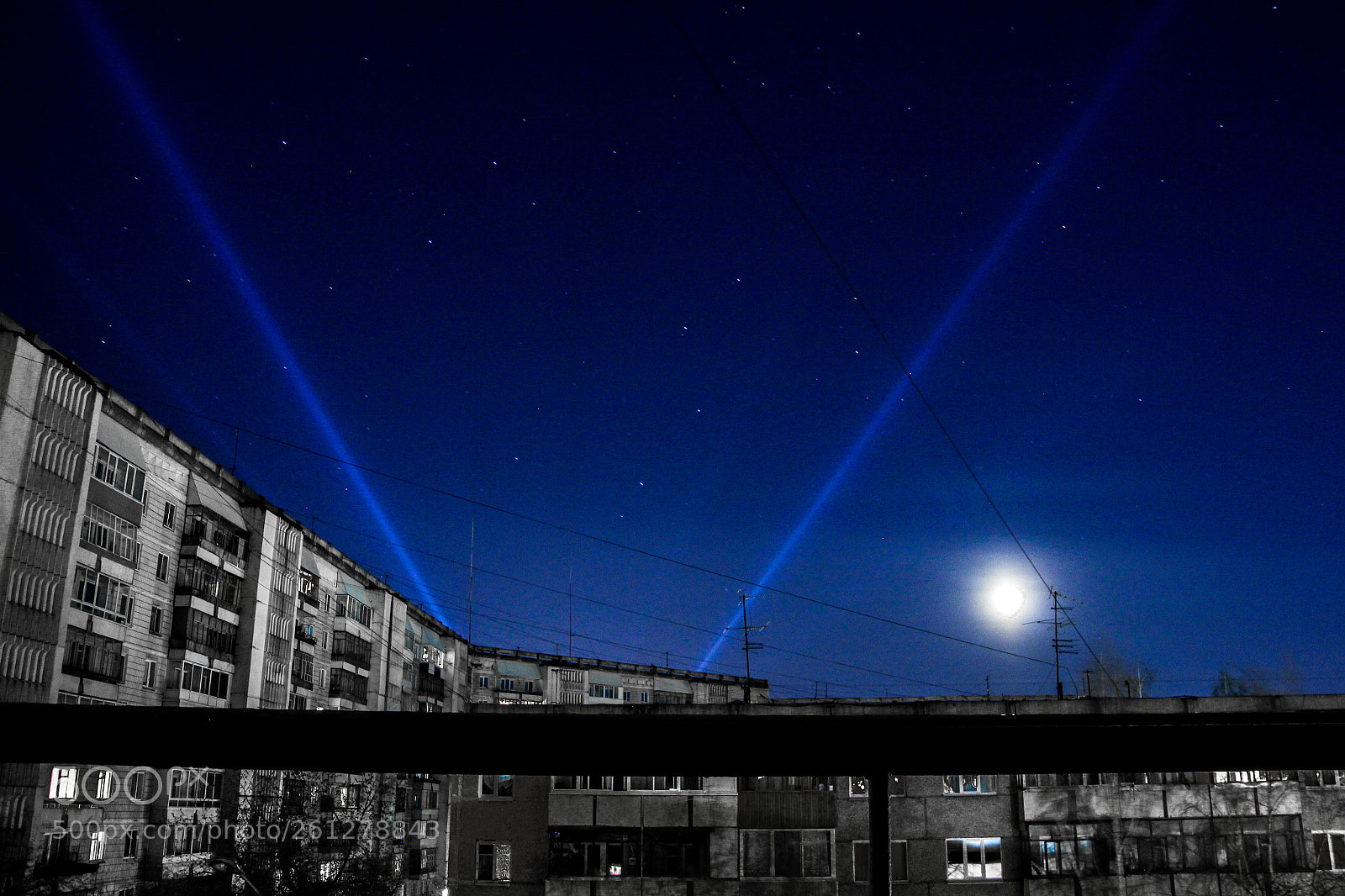 Canon EOS 600D (Rebel EOS T3i / EOS Kiss X5) sample photo. Urban sity winter night photography