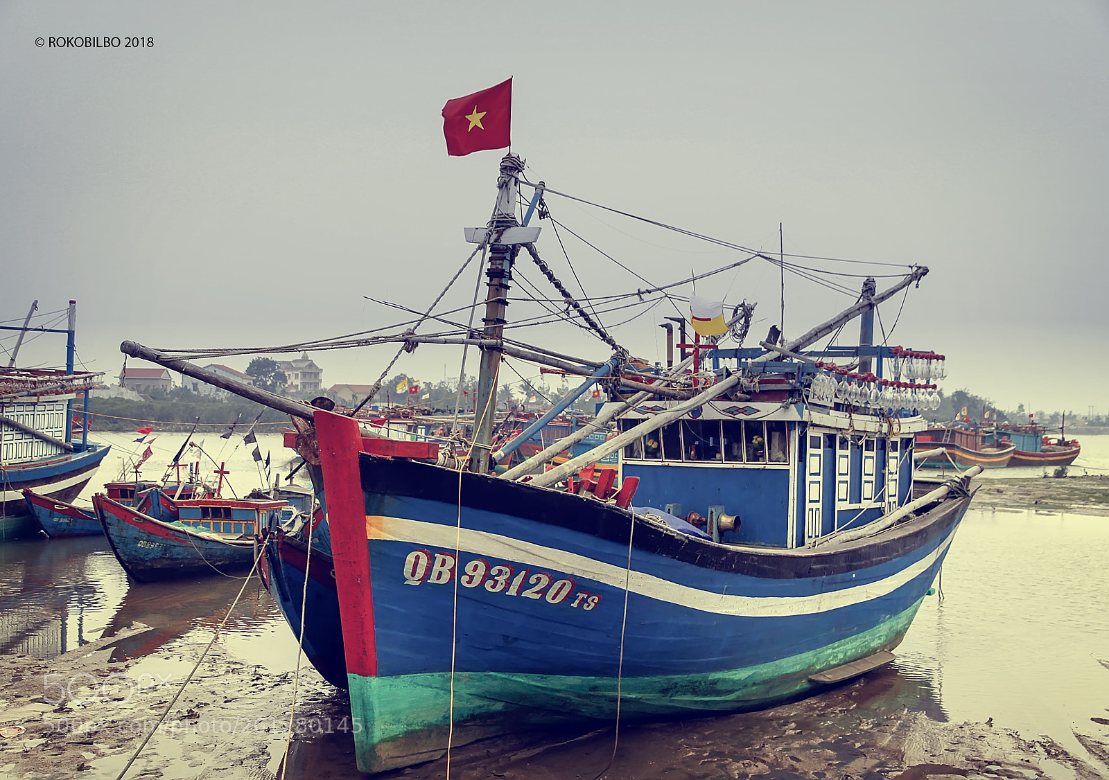 Canon EOS 50D sample photo. Vietnamese fishing boat 18 photography