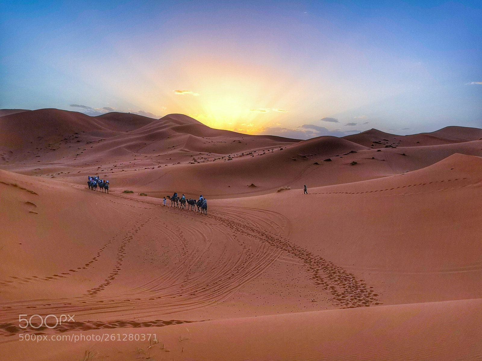 HUAWEI CLT-L29 sample photo. Sunset in sahara photography