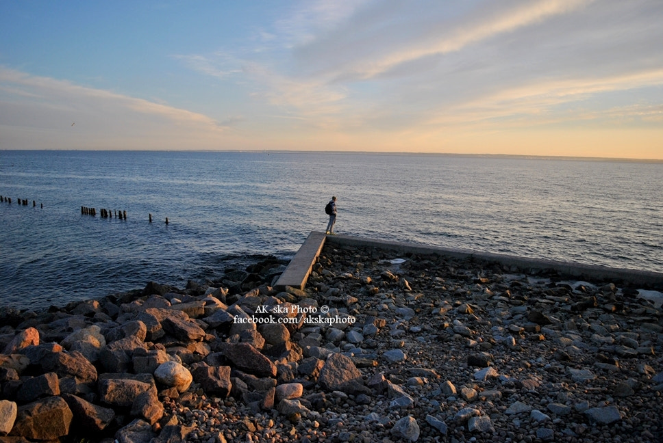 Nikon D3000 sample photo. Man & sea photography