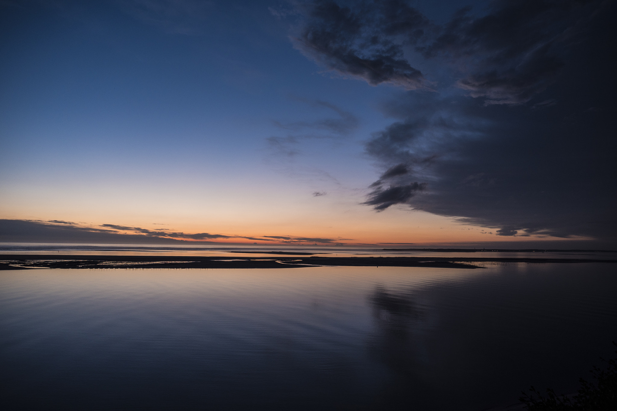 Panasonic Lumix DC-GH5 sample photo. Cloud relfection over ocean photography